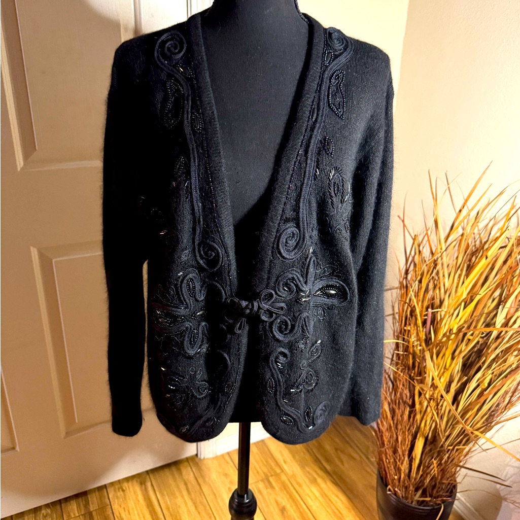 Preston And York Brand Womens Beautiful Black Sweater Size Medium